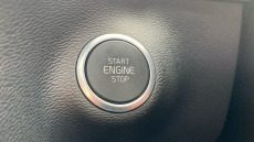 Volvo XC40 2.0 B4P Ultimate Dark 5dr Auto Petrol Estate